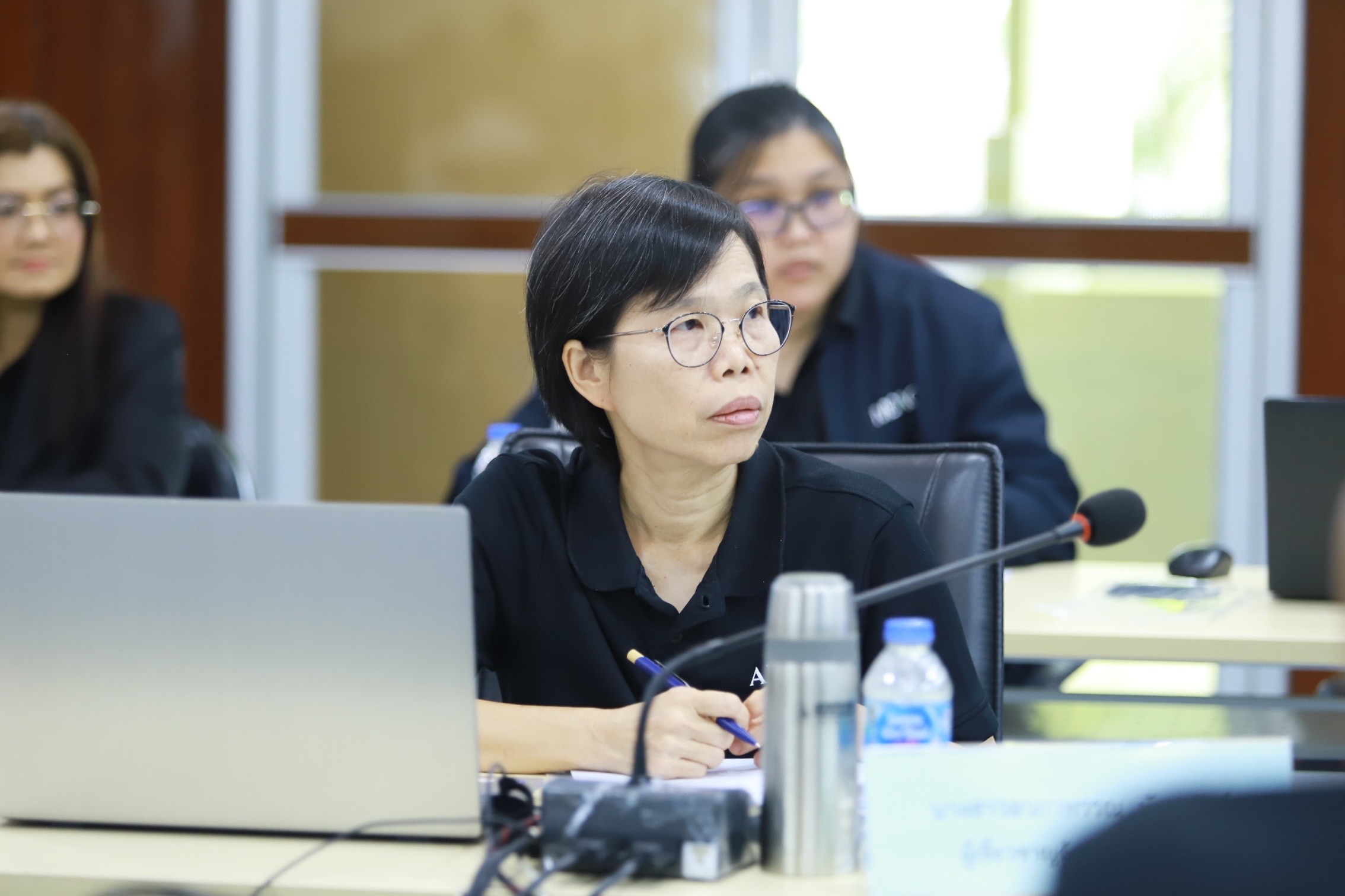 title - เลขาธิการ ส.ป.ก. ประชุมติดตามผลการดำเนินงาน และการใช้จ่ายงบประมาณ ประจำปีงบประมาณ พ.ศ.2569 ของภาคใต้ 